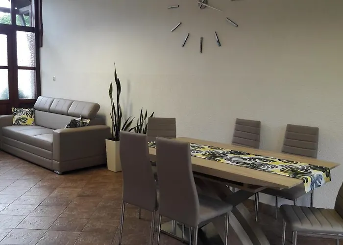 Sawina Проживание в семье Сромовце-Нижне